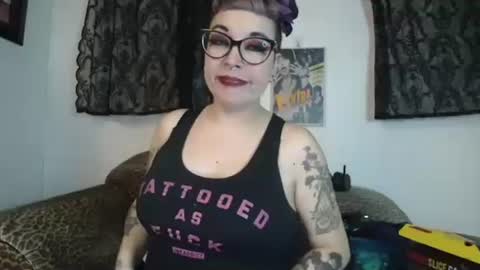 Missy Dee online show from 11-27-25, 08:16