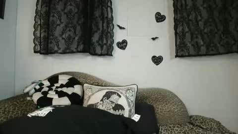 Snapshot of missy_dee chatting on 05-15-26, 08:54 Missy Dee online show from 05-15-26, 08:54