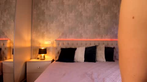 Raisa online show from 02-21-25, 01:11