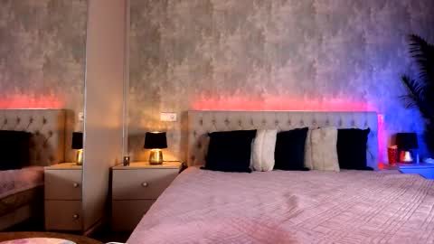 Snapshot of missyrai chatting on 12-17-25, 10:43 Raisa online show from 12-17-25, 10:43