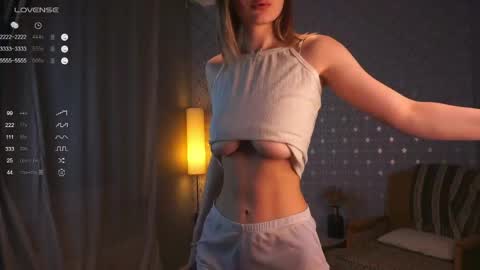 Mia online show from 04-28-26, 07:19