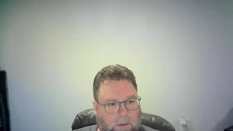 Mr. Happy online show from 11-23-25, 07:52