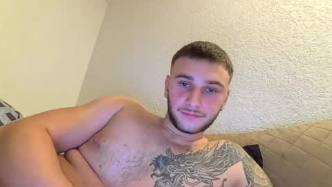 Brokebutcute online show from 10-13-25, 09:04