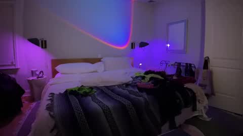 Snapshot of mistermikey24 chatting on 01-08-25, 07:34 Mikey Jerkoff online show from 01-08-25, 07:34