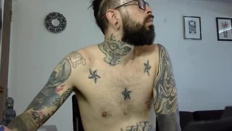 Snapshot of misternocturne chatting on 09-30-25, 05:29 misternocturne online show from 09-30-25, 05:29