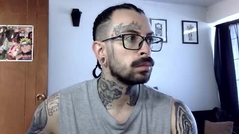 Snapshot of misternocturne chatting on 10-15-25, 05:35 misternocturne online show from 10-15-25, 05:35