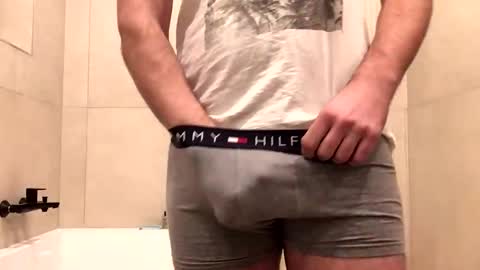 Snapshot of misterxy567 chatting on 12-16-25, 06:57 misterxy567 online show from 12-16-25, 06:57