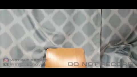 Snapshot of mistique_groves chatting on 10-09-25, 03:04 Mistique Groves online show from 10-09-25, 03:04