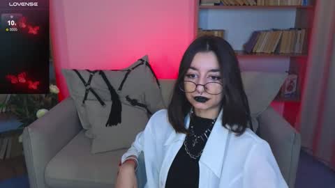 Snapshot of mistress__marcelline chatting on 09-10-25, 09:42 Marcelline online show from 09-10-25, 09:42