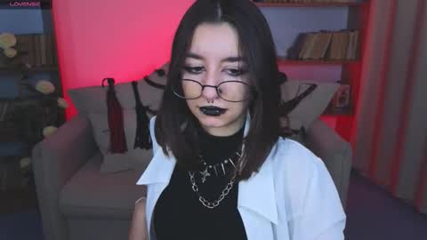 Snapshot of mistress__marcelline chatting on 09-11-25, 10:15 Marcelline online show from 09-11-25, 10:15