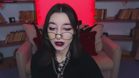 Snapshot of mistress__marcelline chatting on 09-25-25, 10:41 Marcelline online show from 09-25-25, 10:41