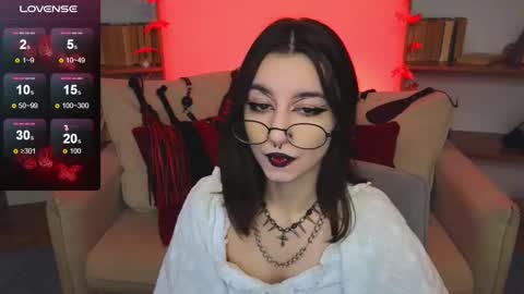 Snapshot of mistress__marcelline chatting on 10-06-25, 09:29 Marcelline online show from 10-06-25, 09:29