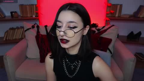 Snapshot of mistress__marcelline chatting on 10-12-25, 09:30 Marcelline online show from 10-12-25, 09:30