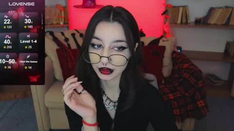 Snapshot of mistress__marcelline chatting on 10-20-25, 09:43 Marcelline online show from 10-20-25, 09:43