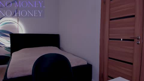 Mistress Mia online show from 11-07-25, 04:51