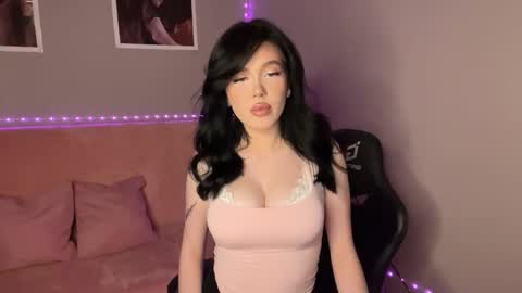 Mia online show from 10-12-25, 08:08