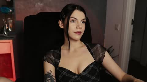 Miss Rochelle online show from 02-22-25, 05:57