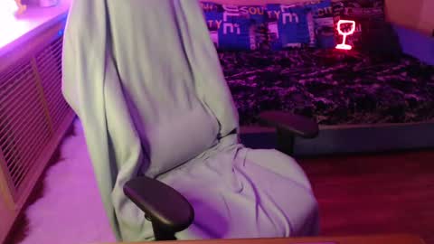 Miss Bailey online show from 01-28-25, 03:14