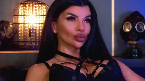 Elenia online show from 11-22-25, 12:48