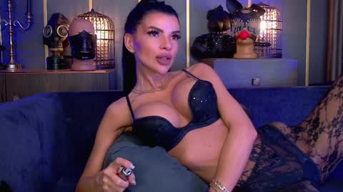 Elenia online show from 03-27-26, 01:33