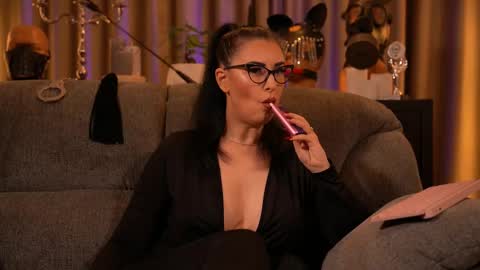 Mistress Kelly online show from 10-03-25, 11:57