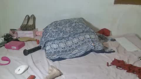 Snapshot of mistressmilly32 chatting on 10-18-25, 09:59 mistressmilly32 online show from 10-18-25, 09:59