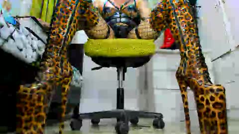 Tiffany online show from 04-26-26, 09:18