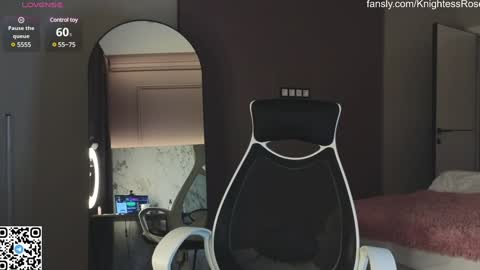 misty_roseee online show from 01-22-25, 07:24