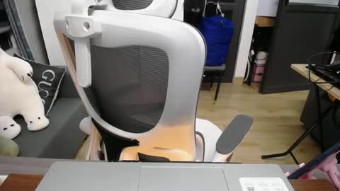 Misumiko96 online show from 12-18-25, 01:11