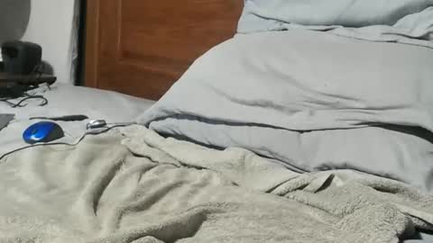 Snapshot of mit1980 chatting on 03-24-26, 12:37 Mit online show from 03-24-26, 12:37