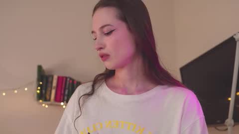 Snapshot of mita_mp4 chatting on 03-11-25, 04:10 Mita online show from 03-11-25, 04:10