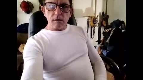 Snapshot of mitchnails69 chatting on 01-01-25, 04:29 BobbyMitchGa online show from 01-01-25, 04:29