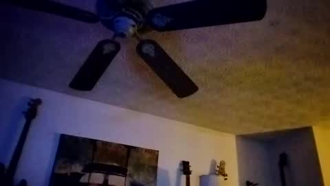 Snapshot of mitchnails69 chatting on 09-21-25, 10:17 BobbyMitchGa online show from 09-21-25, 10:17