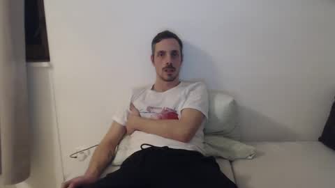 Snapshot of mitsch01 chatting on 12-23-24, 10:01 Mitsch online show from 12-23-24, 10:01