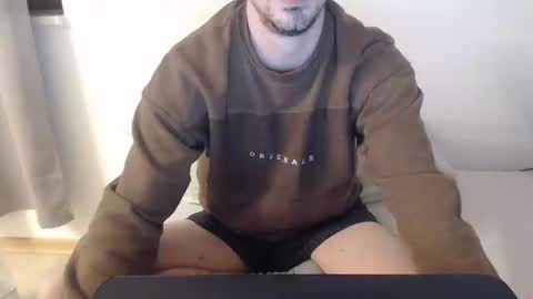 Snapshot of mitsch01 chatting on 12-30-24, 08:15 Mitsch online show from 12-30-24, 08:15