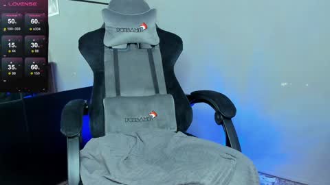 Snapshot of miumiumia chatting on 01-24-25, 05:21 Mia 3 online show from 01-24-25, 05:21