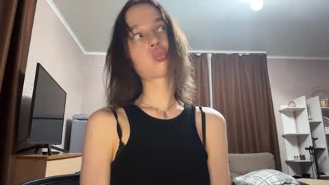 Snapshot of mivique chatting on 06-12-26, 11:35 mivique online show from 06-12-26, 11:35