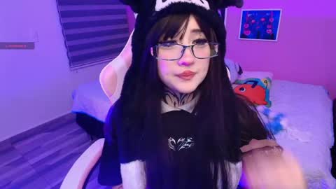 Snapshot of miwaviolet chatting on 05-03-26, 03:56 Miwa Violet online show from 05-03-26, 03:56