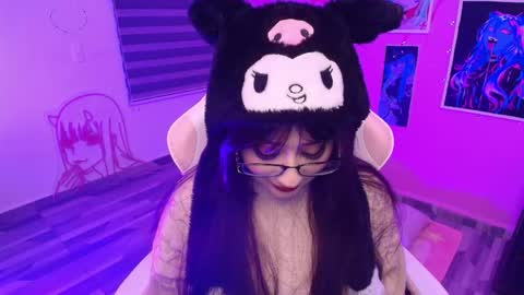 Snapshot of miwaviolet chatting on 05-27-26, 03:58 Miwa Violet online show from 05-27-26, 03:58