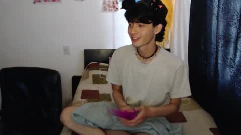 Snapshot of mixipeach chatting on 10-19-25, 09:59 Naomi and Nekorii online show from 10-19-25, 09:59