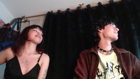 Snapshot of mixipeach chatting on 02-12-26, 05:24 Naomi and Nekorii online show from 02-12-26, 05:24