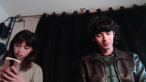 Snapshot of mixipeach chatting on 02-15-26, 06:21 Naomi and Nekorii online show from 02-15-26, 06:21