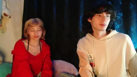 Naomi and Nekorii online show from 05-14-26, 08:32