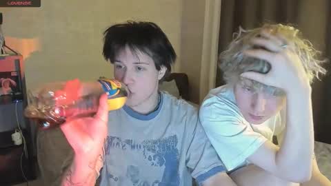 MeowMiku online show from 12-22-25, 07:00