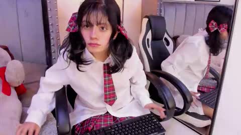 Snapshot of miyu_komori chatting on 02-09-26, 01:04 miyu_komori online show from 02-09-26, 01:04