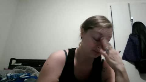 miztrezk online show from 12-23-25, 03:26