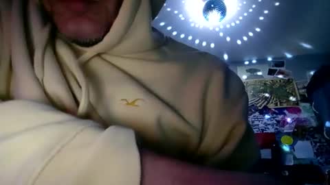 Snapshot of mjmckenz55 chatting on 09-30-25, 06:29 Daddy720 online show from 09-30-25, 06:29