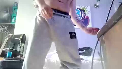 Snapshot of mjmckenz55 chatting on 10-29-25, 02:41 Daddy720 online show from 10-29-25, 02:41