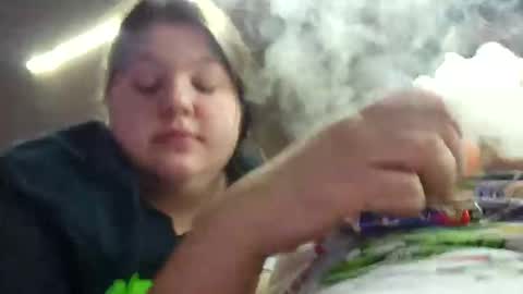 Snapshot of mleppo30 chatting on 01-12-25, 01:21 Mlepper30 online show from 01-12-25, 01:21