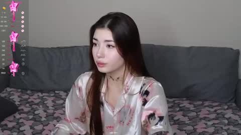 Snapshot of mmkakpoxyi22 chatting on 12-20-24, 01:25 alice and ray online show from 12-20-24, 01:25